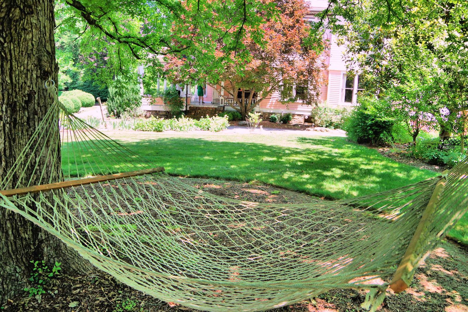 Landscaped gardens at Beaufort House Inn